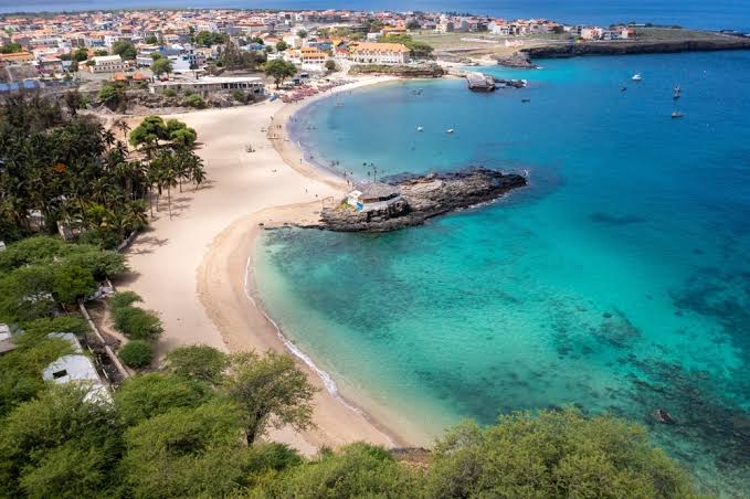praia com agua quente em cabo verde